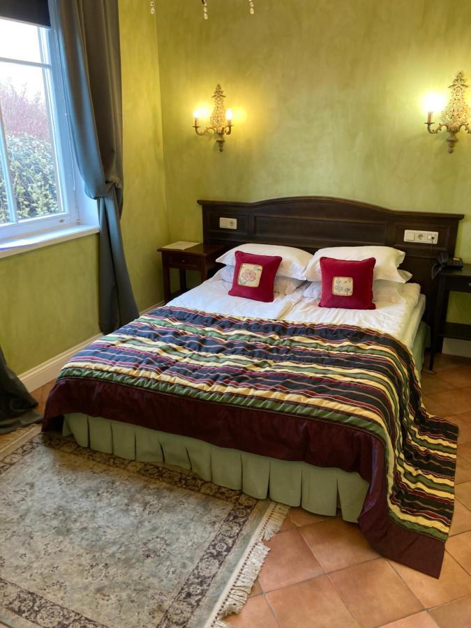 Apvalaus Stalo Klubas Gastro & Spa Hotel Trakai Bagian luar foto