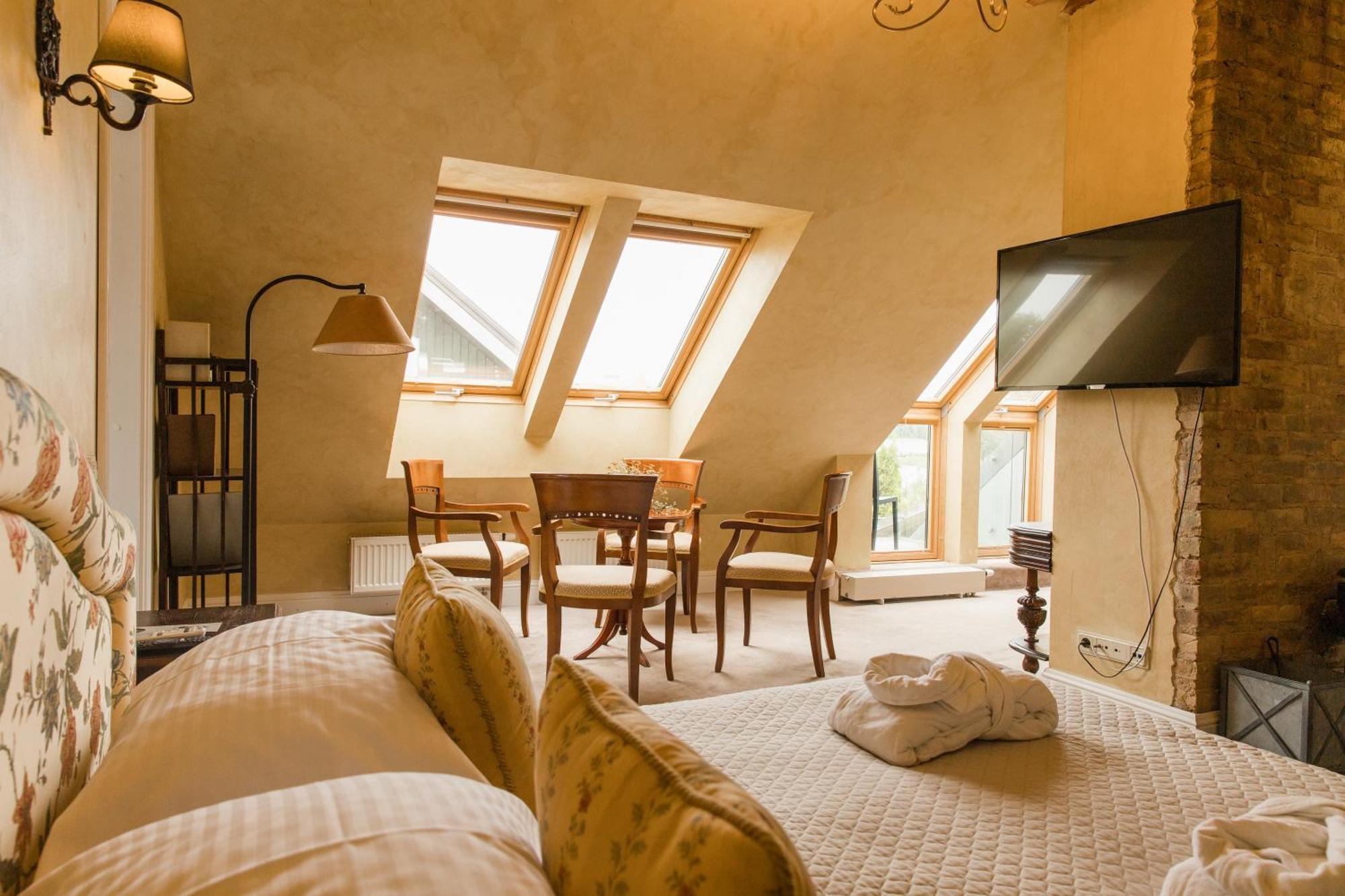 Apvalaus Stalo Klubas Gastro & Spa Hotel Trakai Bagian luar foto